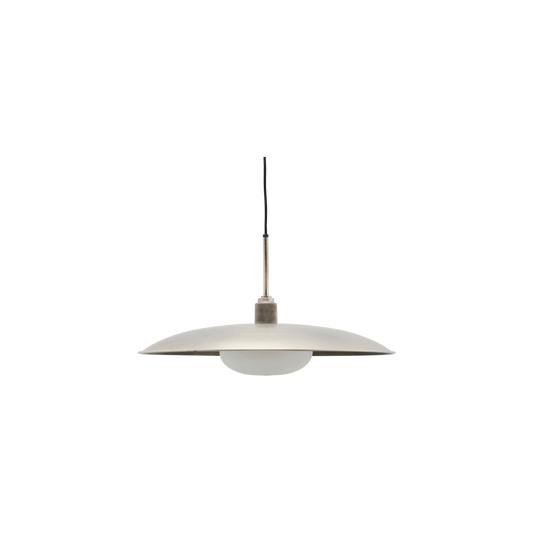 Den runde pendellampen har klassisk form og design, og er ideell å henge over et spisebord