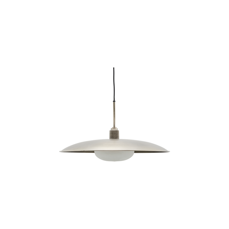 Den runde pendellampen har klassisk form og design, og er ideell å henge over et spisebord
