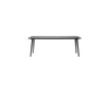 Spisebordet In Between table SK5 fra andTradition, ble designet av Sami Kallio. Håndtverk, tradisjon og kjærlighet til den skandinaviske designarven gjennom trearbeid var utgangspunktet og inspirasjonen for In Between Table.