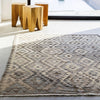 Kelimteppet Natural Kelims i fargen Light Grey, fra Massimo Copenhagen, er alt du trenger i et teppe. Det er vakkert og naturlig, samtidig som det tilfører varme og skaper et behagelig uttrykk i hjemmet ditt.