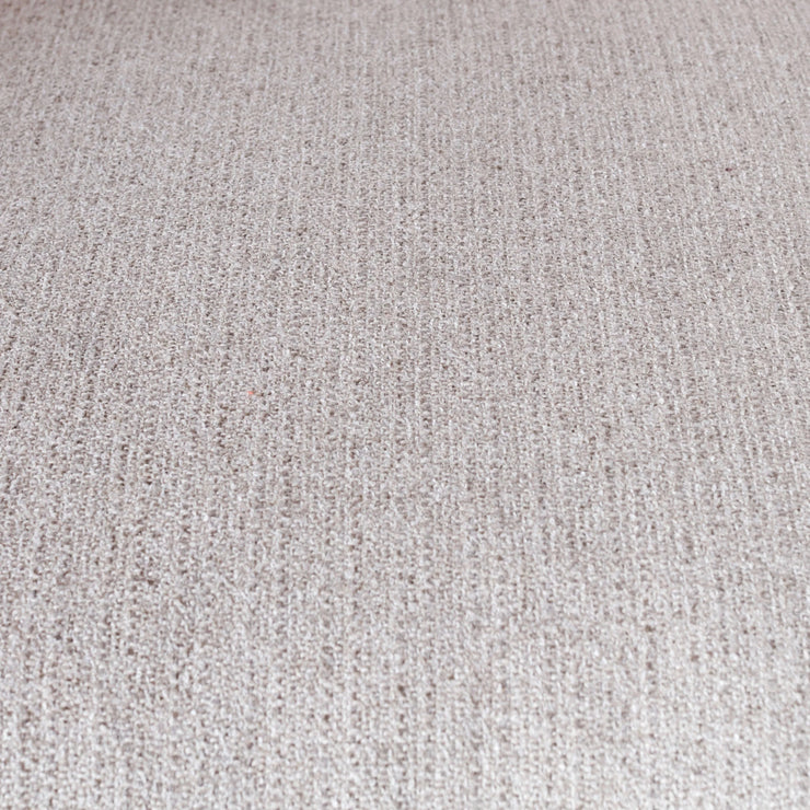 Stoff: Gentle Soul Sand. 42 % polyester, 26 % viskose, 25 % polypropylen, 7 % lin.