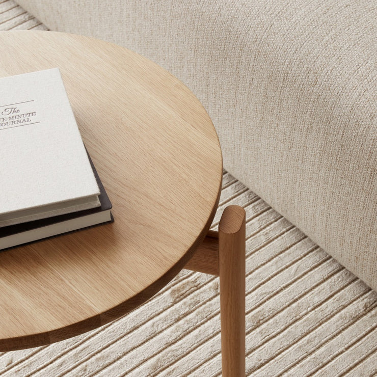 Designerne i studioet Krøyer-Sætter-Lassen har latt seg inspirere av klassisk, dansk møbelhåndverk, der de ærlige materialene og konstruksjonen får skinne gjennom.