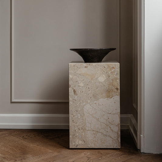 Sidebord Plinth Tall Sand Kunis Breccia