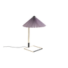 Bordlampen Matin fra Hay, har et moderne og delikat design, samtidig som den har et klassisk uttrykk. Lampen består av en ramme i polert messing, med en plissert lampeskjerm i bomull.