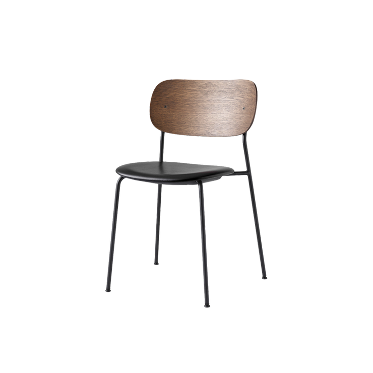 Co dining chair fra Menu kombinerer en lett, smidig profil og god sittekomfort