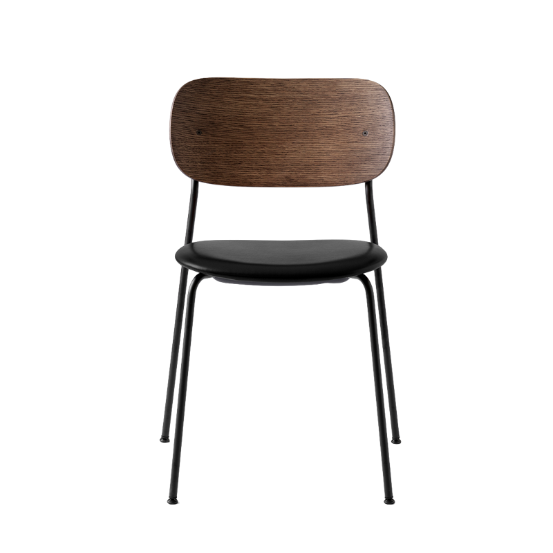 Stolen har et luftig og selvsikkert design, og kan også stables