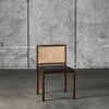 Mesh Chair fra Dusty Deco med skinnsete i fargen Almost Black..
