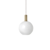 Taklampen Opal Shade Sphere fra ferm LIVING, er en enkel og nydelig taklampe.