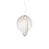 Taklampen Overlap S1 fra Flos, en moderne pendellampe designet av lampemesteren Michael Anastassiades. Lampen er en hyllest til de ikoniske lampene som Gatto og Viscontea som ble laget med samme teknikk på 60-tallet av italienske Archille og Pier Castiglioni.