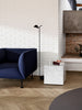 Plinth passer perfekt som nattbord, i en stue eller ved siden av en stol.