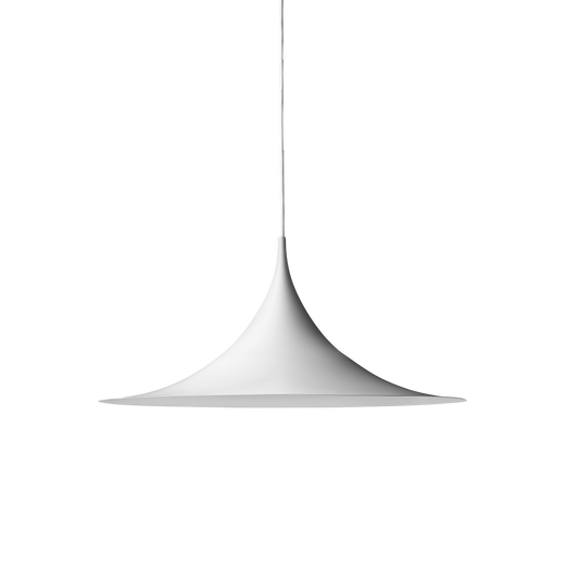 Design-duoen ville lage en lampe som hadde rene linjer og en geometrisk form. Resultatet ble en moderne klassiker som er unik, elegant og svevende. Vi synes den er ekstra fin i messing.