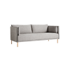 Sofa Silhouette 2-seter i tekstilet Ruskin 33, sømmer i svart skinn og eikebein.