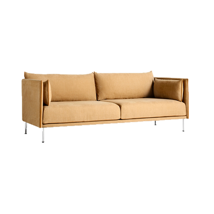 Sofa Silhouette 3-seter i tekstilet Linara 142, sømmer i cognacfarget skinn og bein i krom.