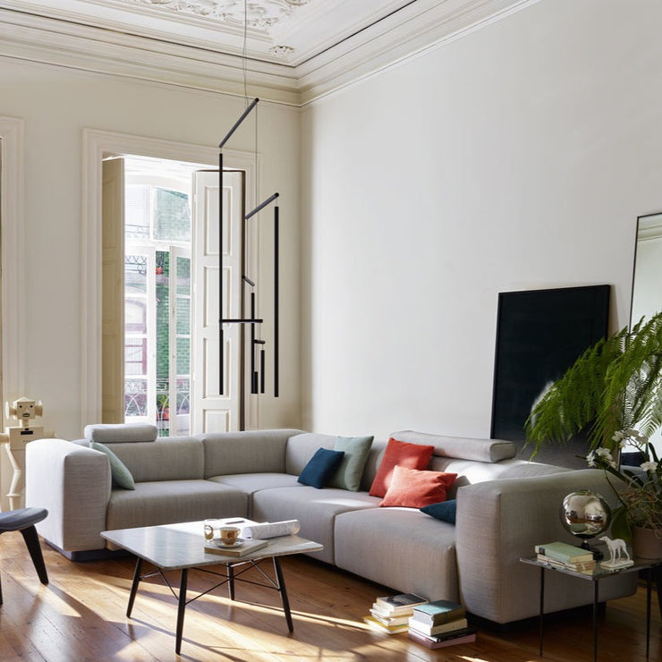 Vakker, funksjonell design med balanserte proporsjoner, god komfort og fine detaljer. Sofaen Soft Modular er myk og deilig, og kan bygges i forhold til interiøret ditt. Sofaen kommer i flere tekstiler og varianter, så ta kontakt hvis det er noe du ønsker deg. Trekket kan også tas av og renses.