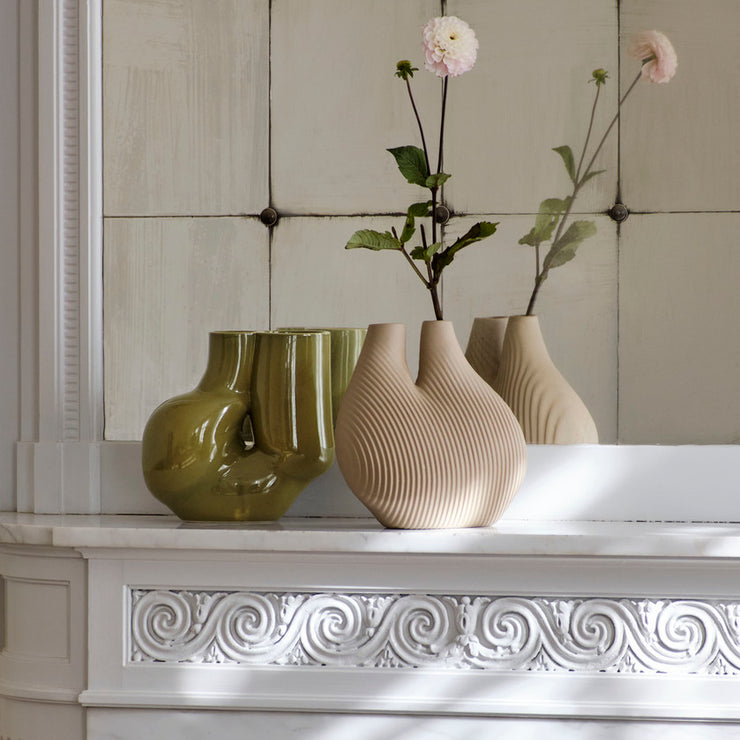 Leken og formfull vase med deilig grønn farge!