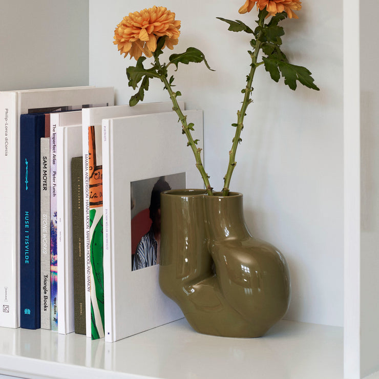 Leken og formfull vase med deilig grønn farge!