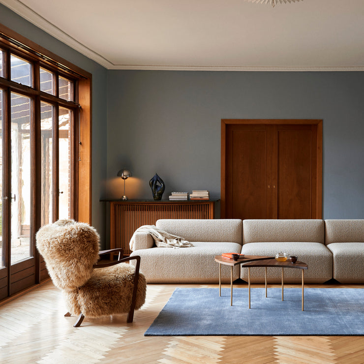 Develius modulsofa kommer i flere vakre tekstiler og konfigurasjoner- kontakt oss på Hello@oslodeco.no, så hjelper vi å finne sofa og tekstil som passer hos deg!