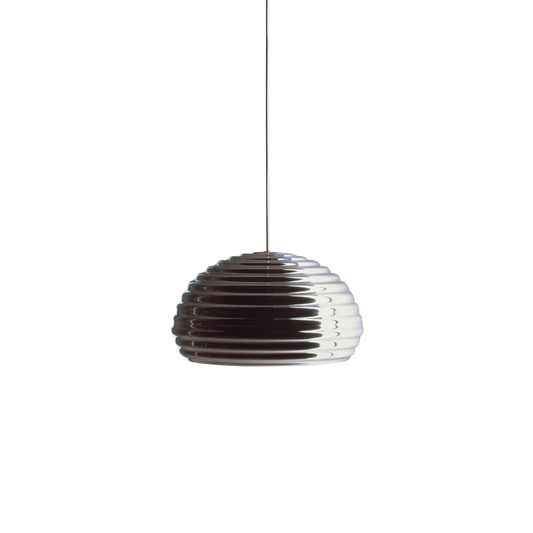 Designikon fra 60-tallet, taklampen Splügen Brau fra Flos er designet av Achille &amp; Pier Giacomo Castiglioni. En kjempefin taklampe som passer til over et spisebord eller på rekke med flere over en kjøkkenøy eller kjøkkenbenk.