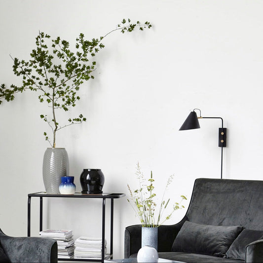 Club er fin som ekstra lyskilde, for eksempel ved sofaen eller ved sengen.