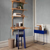 Med Ark Kids High Chair kan barna plasseres komfortabelt ved bord og skrivebord for å pusle med sitt