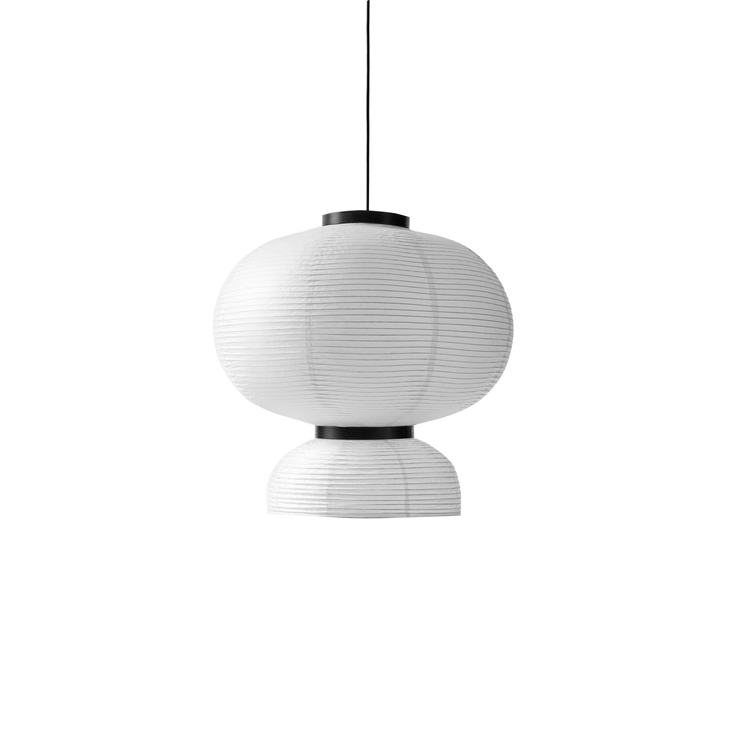 Lampen Formakami fra &amp;tradition, sender tankene tilbake til klassiske asiatiske rislamper som har gjenoppstått i en moderne estetikk.