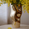 Organiske former og vakkert materiale. Vase i messing. Ostrea Gold fra Hein Studio. 