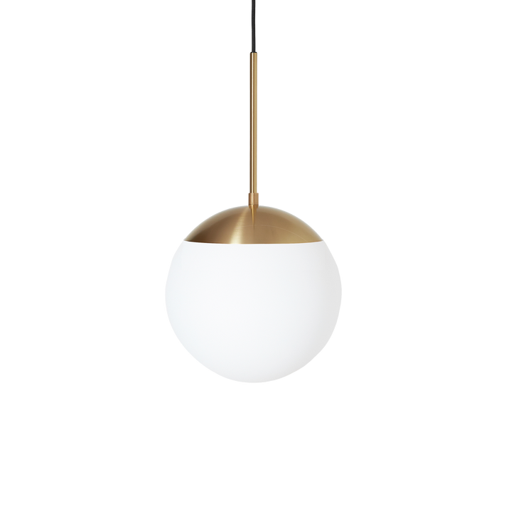 Takpendel Lord 1 pendant Ø30 fra Rubn, er den enkle og perfekte lampen du alltid har lett etter. Heng den opp i en gang, på et soverom eller over et spisebord.