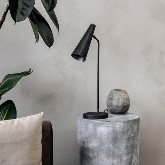 Elegant bordlampe med matt svart finish